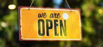 Bordje met tekst 'we are open'