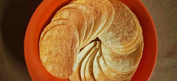 Kommetje met pringles chips