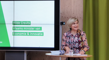 Vlaams minister van Economie Hilde Crevits op de lancering van de startersgids in Hangar K.