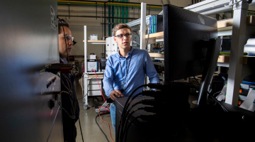 2 studenten aan de hogeschool