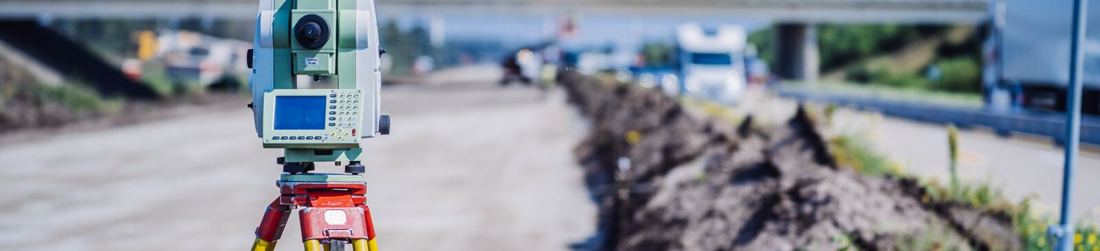 surveyor's measuring device