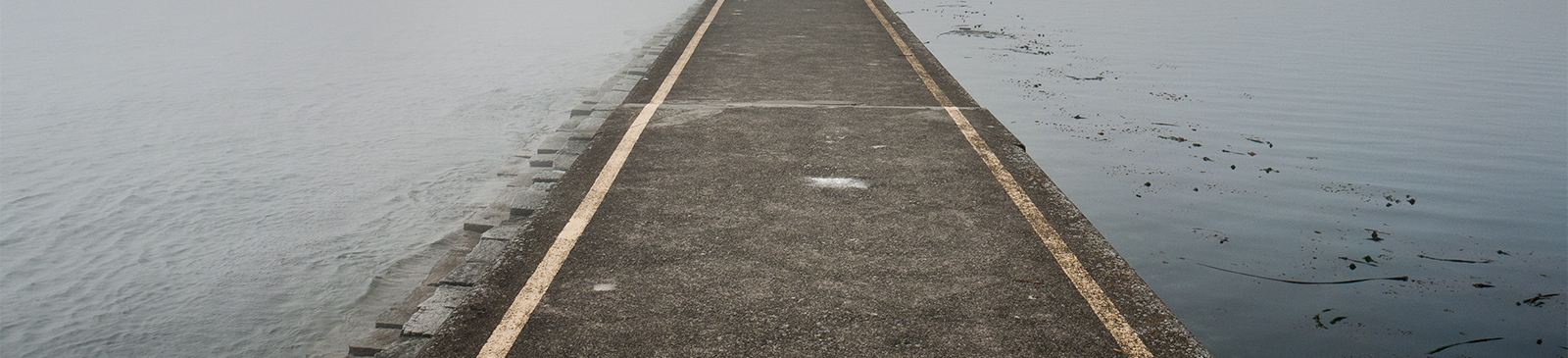 weg over water naar oneindig